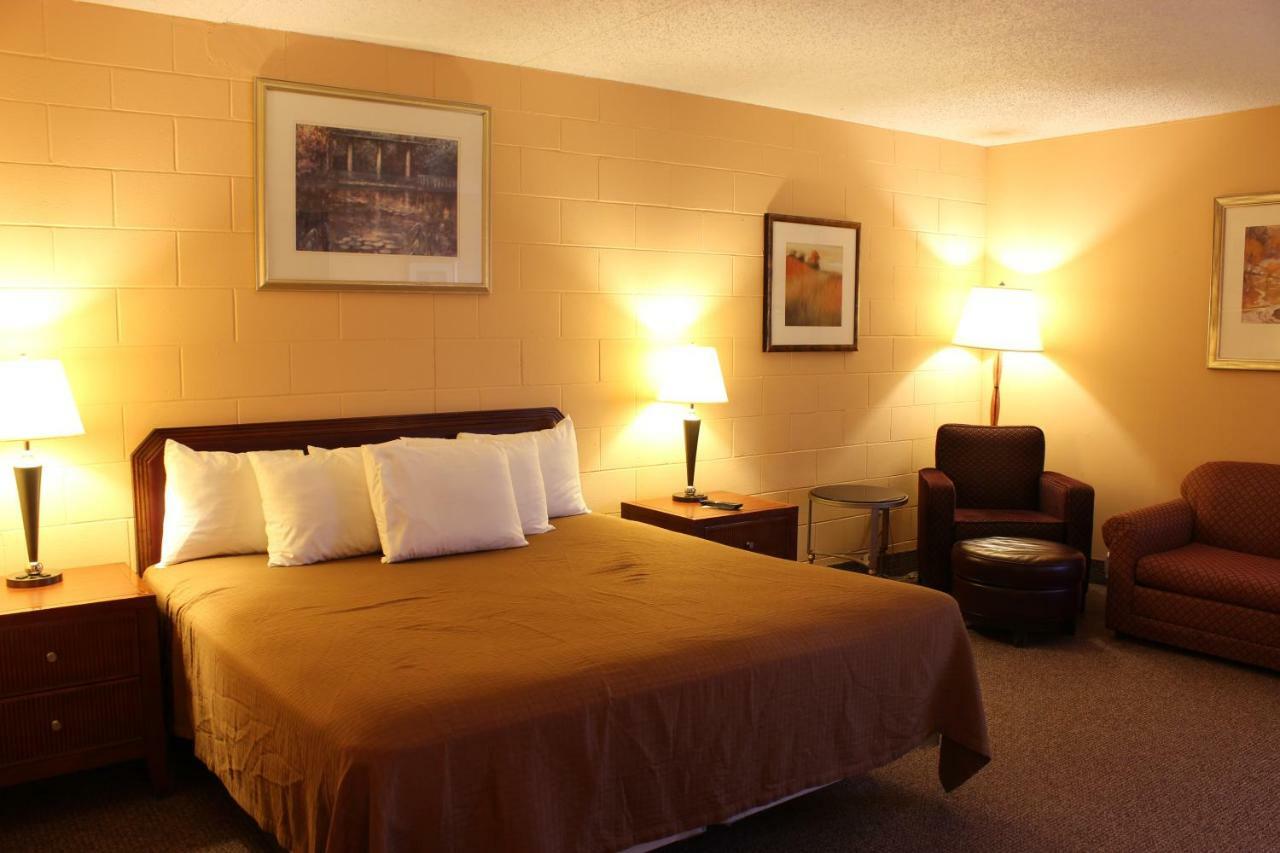 Sunlac Inn Lakota Εξωτερικό φωτογραφία